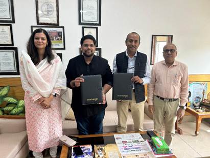 A group of people holding laptopsAI-generated content may be incorrect.